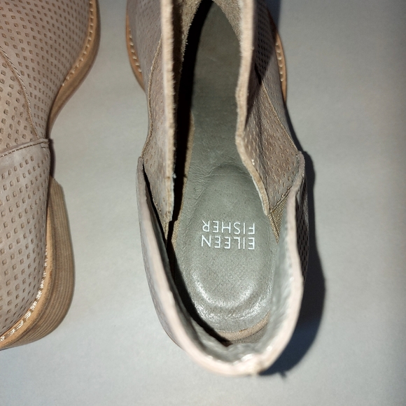 Eileen Fisher Bootie Size 7 Perforated Nubuck Leather Neutral Ankle Stacked Heel - Picture 12 of 15